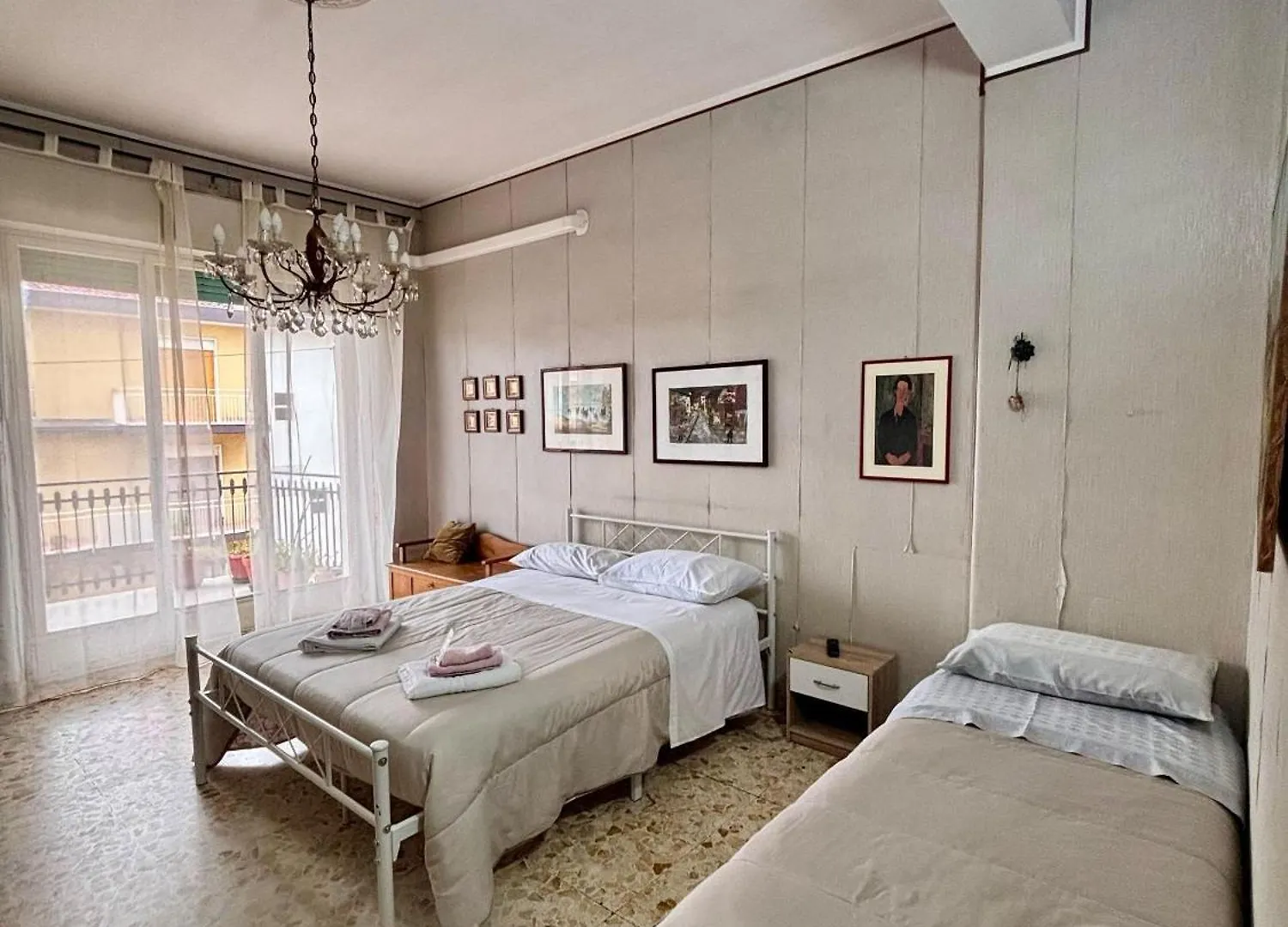 Guest house Room In Bb - Stanza In Affitto Giarre Italy